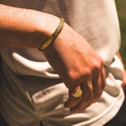 Hammered Signet - Silver -Men Jewelry Store 112 6054609d 1a6f 4d86 aed0 f6299829e040