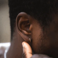 Micro Huggie (Silver) -Men Jewelry Store 3 87cdaf9d 0c56 4def 8ed3 f06a9da9b31d