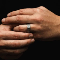 Verve Ring - Silver -Men Jewelry Store 4 d33c39e6 2ad9 4845 90f6 cbe5ce93b63d