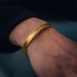 Hammered Cuff - Gold -Men Jewelry Store 9 59cfa812 b483 4b68 9a3f 327f49d8fd50